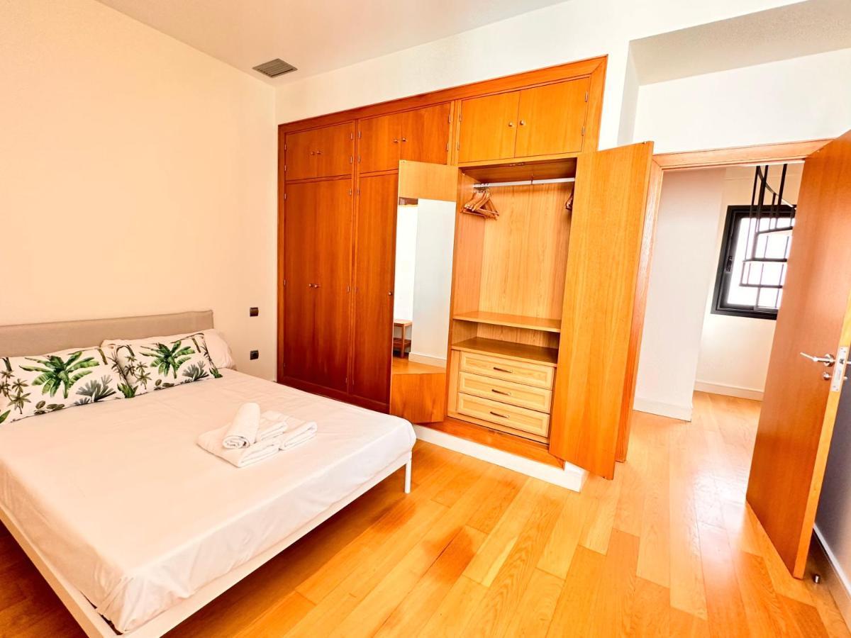 Penthouse Near Cathedral Private Rooftop Private Parking Siviglia Esterno foto